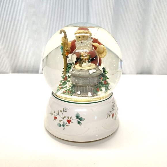 Pfaltzgraff Winterberry Santa Musical Snow Globe Play I'll Be Home For Christmas - Picture 2 of 13